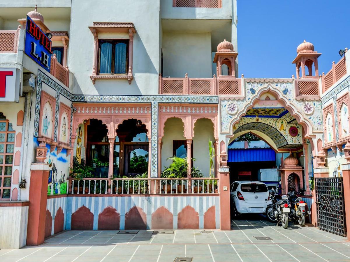 Oyo 22400 Hotel Lichana Haveli Джайпур Екстериор снимка